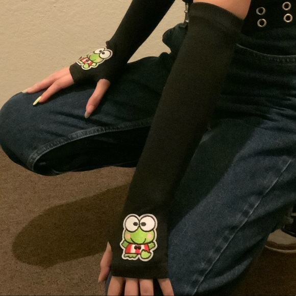 Cinnamoroll Adorned Fingerless Gloves - Picture 3 of 4